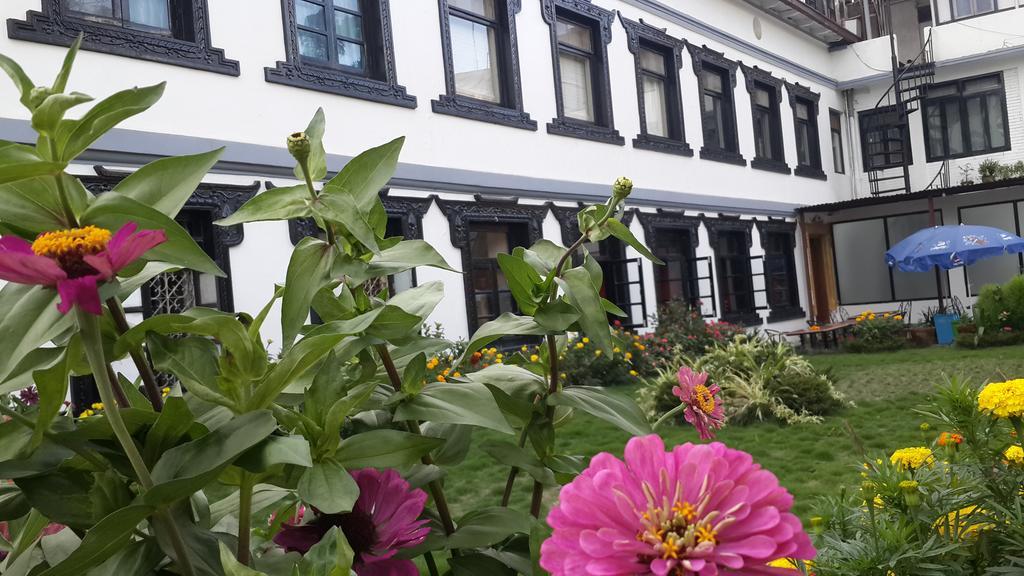 Hotel Heranya Catmandu Exterior foto