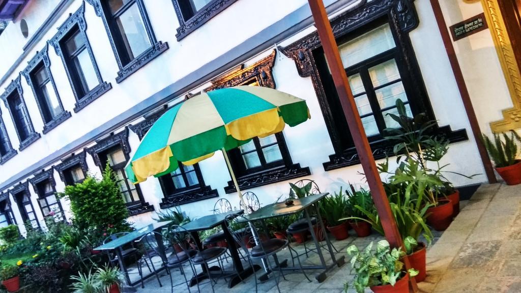Hotel Heranya Catmandu Exterior foto