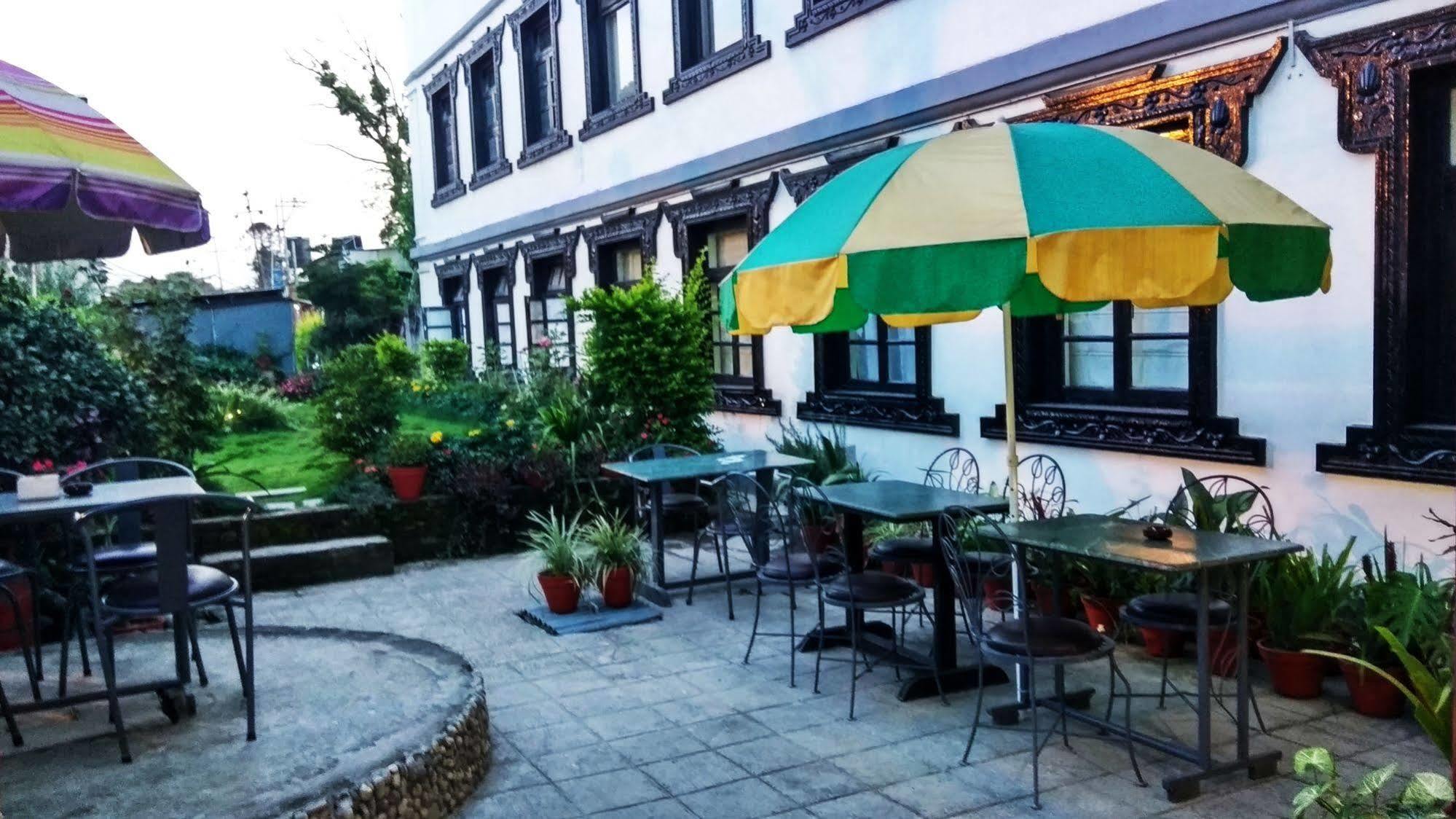 Hotel Heranya Catmandu Exterior foto